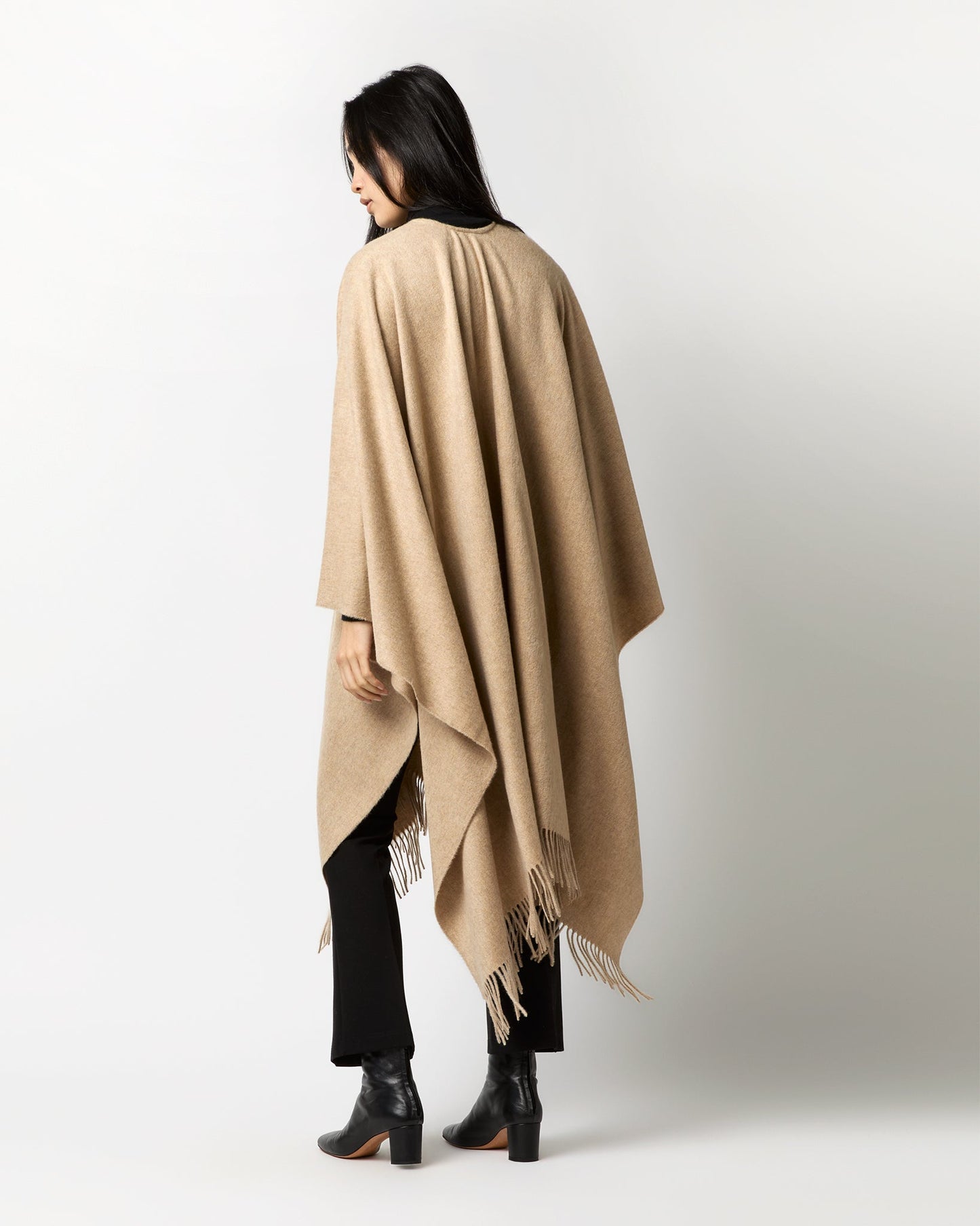 Cashmere Cape in Oatmeal