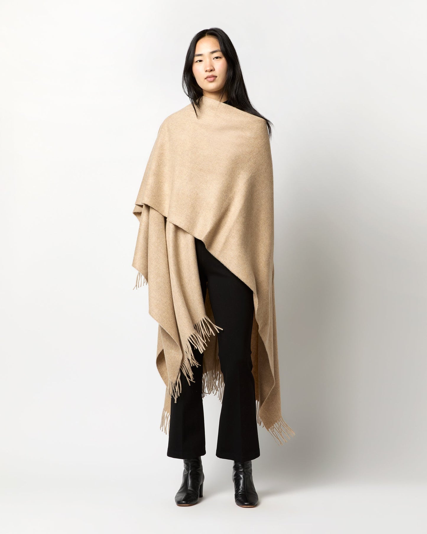 Cashmere Cape in Oatmeal