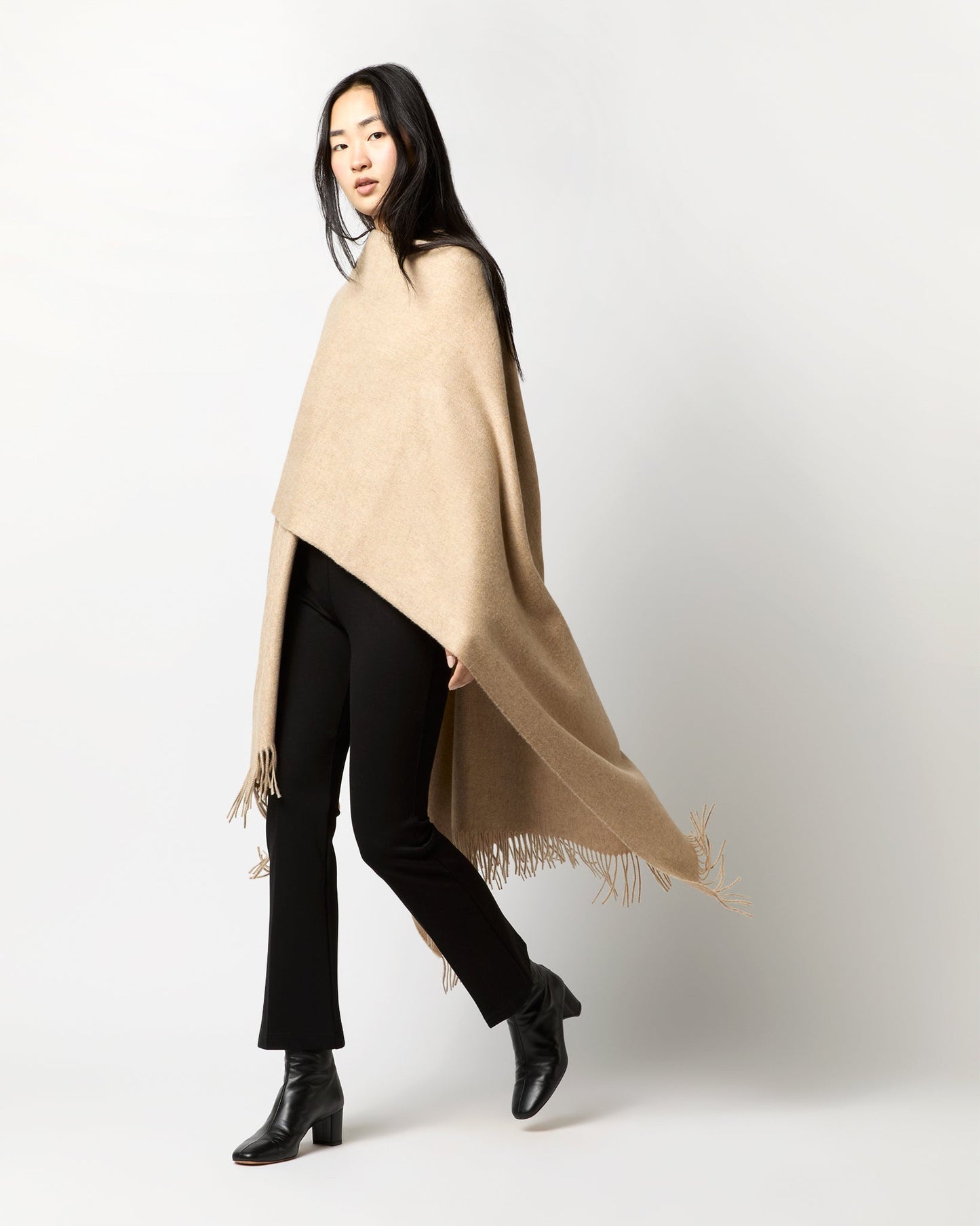 Cashmere Cape in Oatmeal